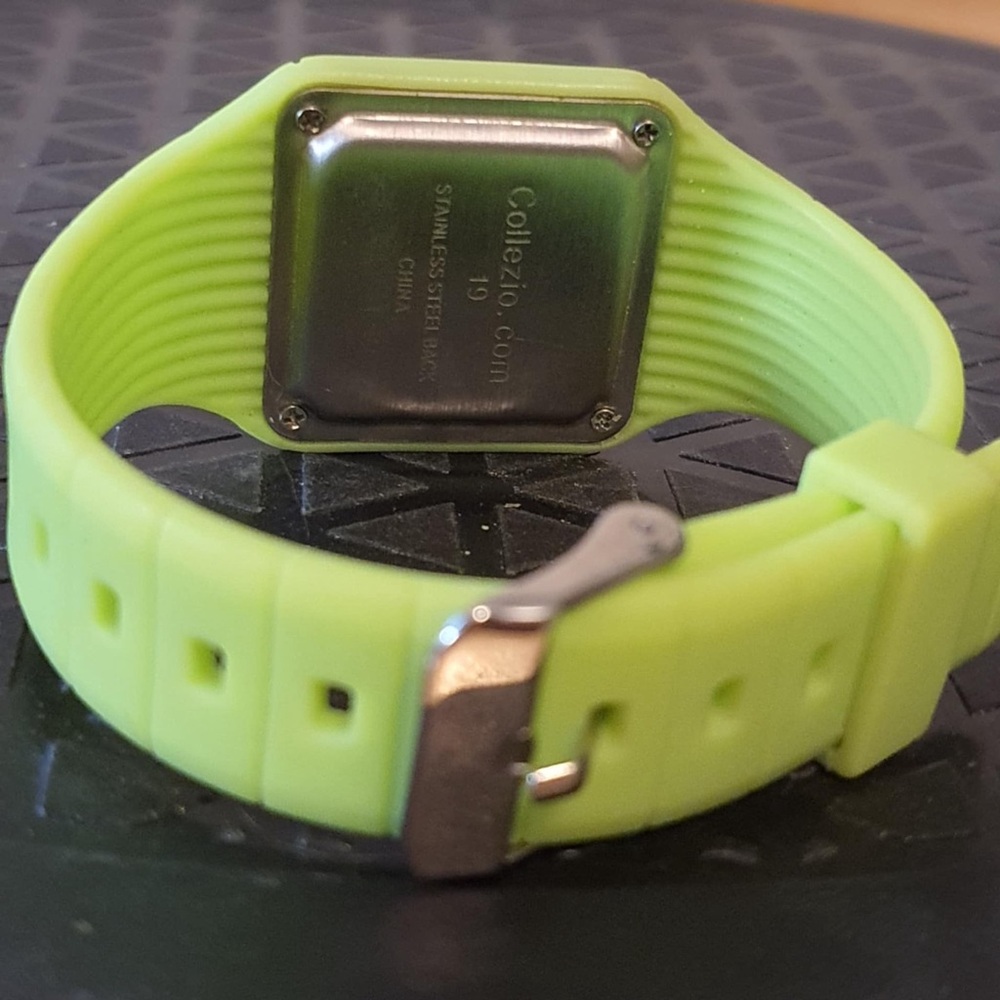 🦋10/$20🦋 Collezio Green Silicone Women's Digital Touch Watch - Picture 3 of 4